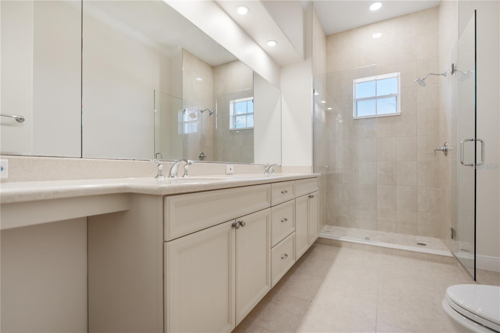 CASA BELLA II AT HAMMOCK - Residential