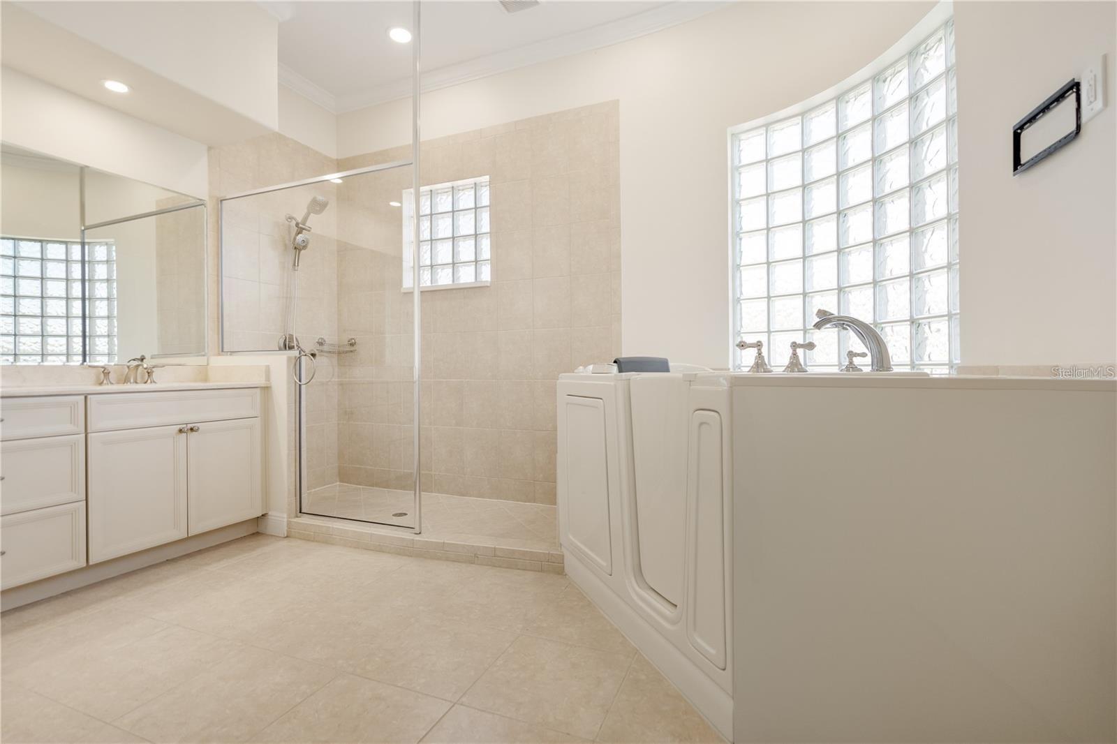 CASA BELLA II AT HAMMOCK - Residential