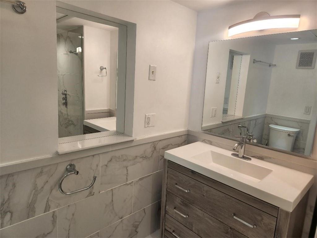 Oakland Grove Village - Residential