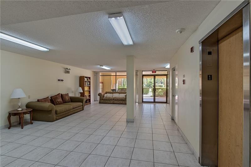 VISTA GARDENS I CONDO - Residential