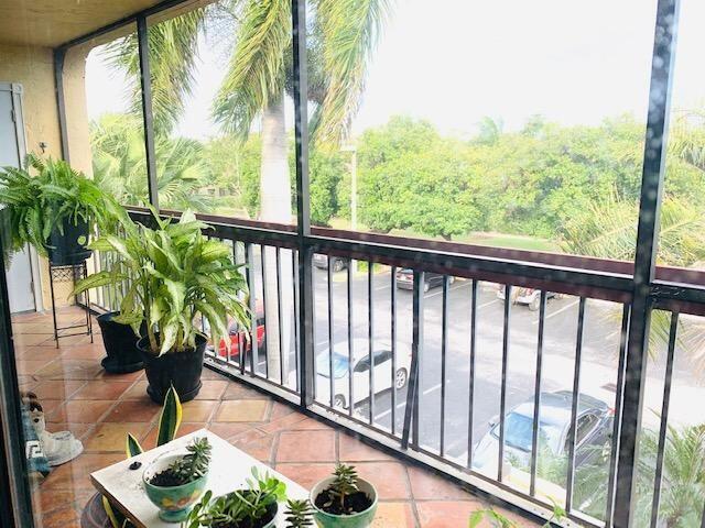 VISTA GARDENS I CONDO - Residential