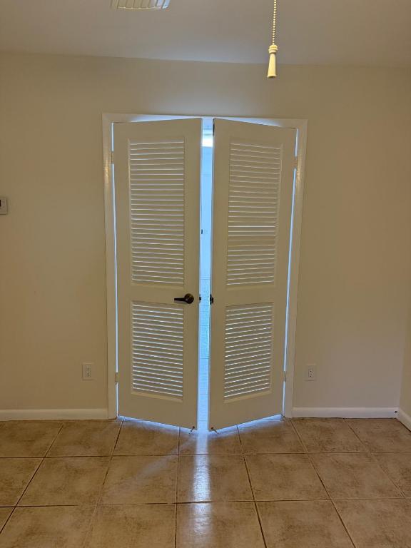 HARBOUR HALL CONDOS - Residential Lease