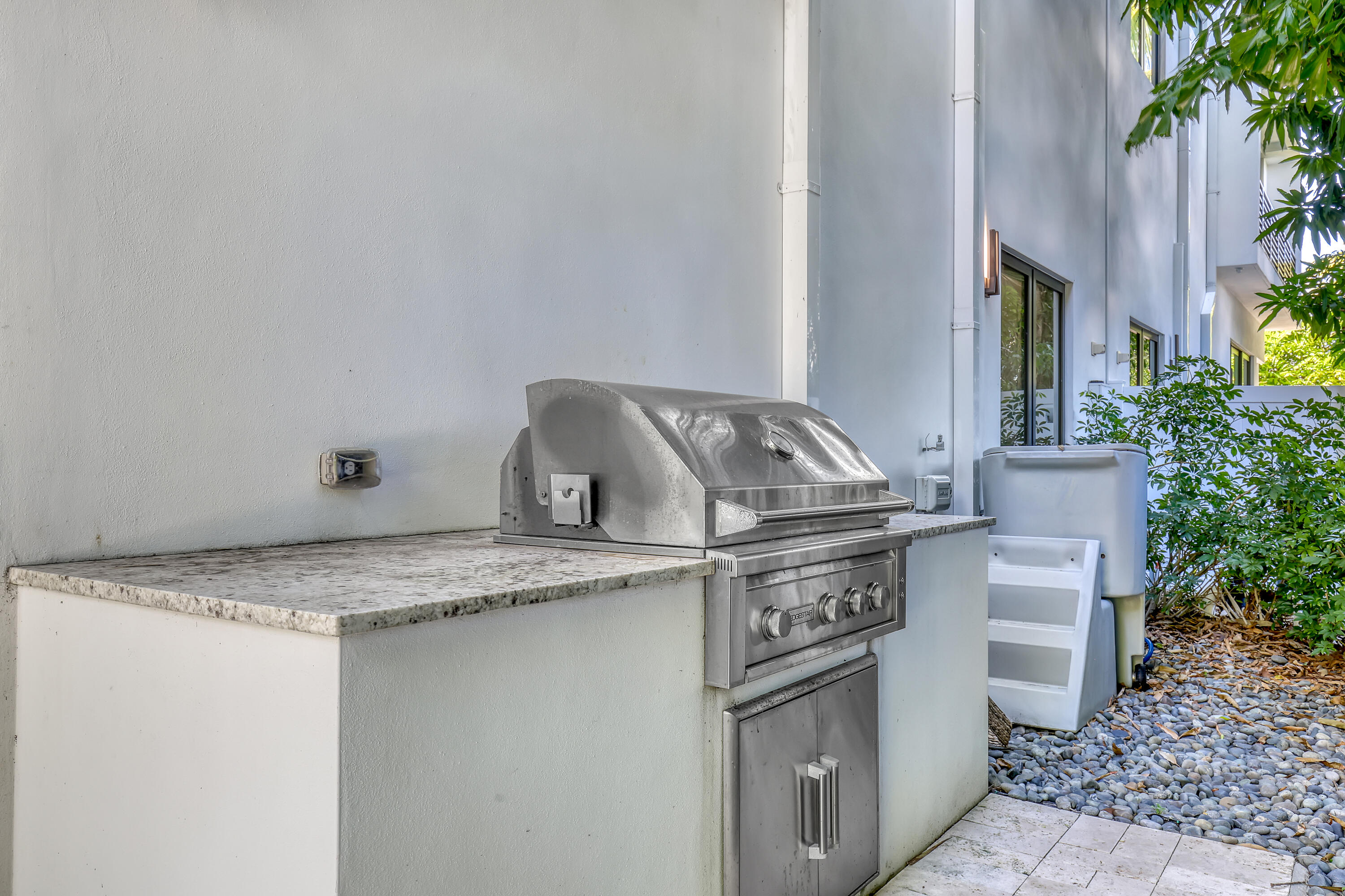 HOFMAN ADD - Residential Lease