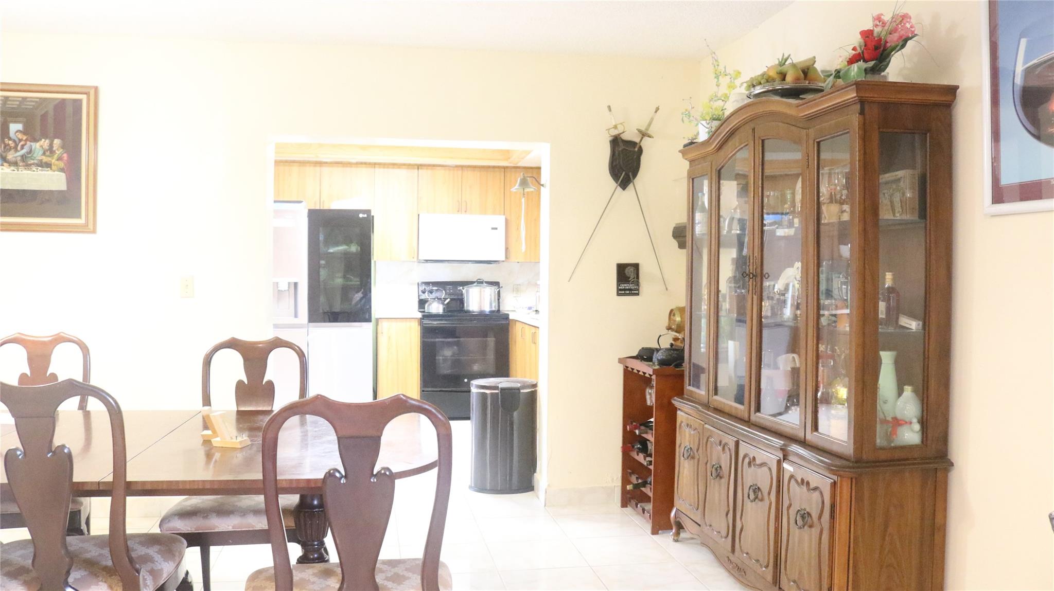 8261 NW 66th Ter