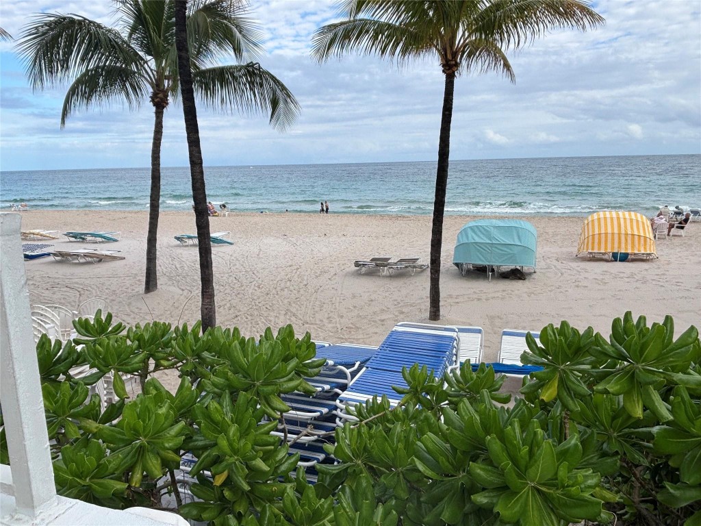 The Commodore Condominium - Residential