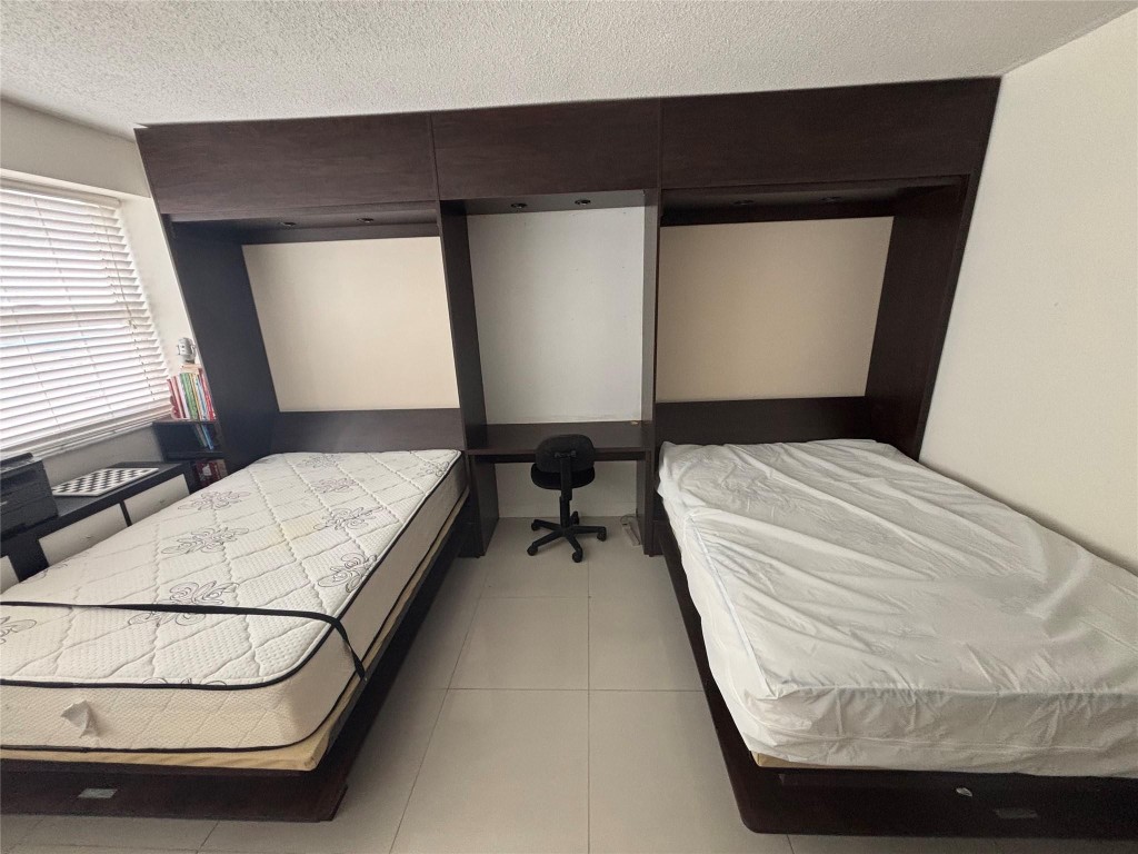 The Commodore Condominium - Residential