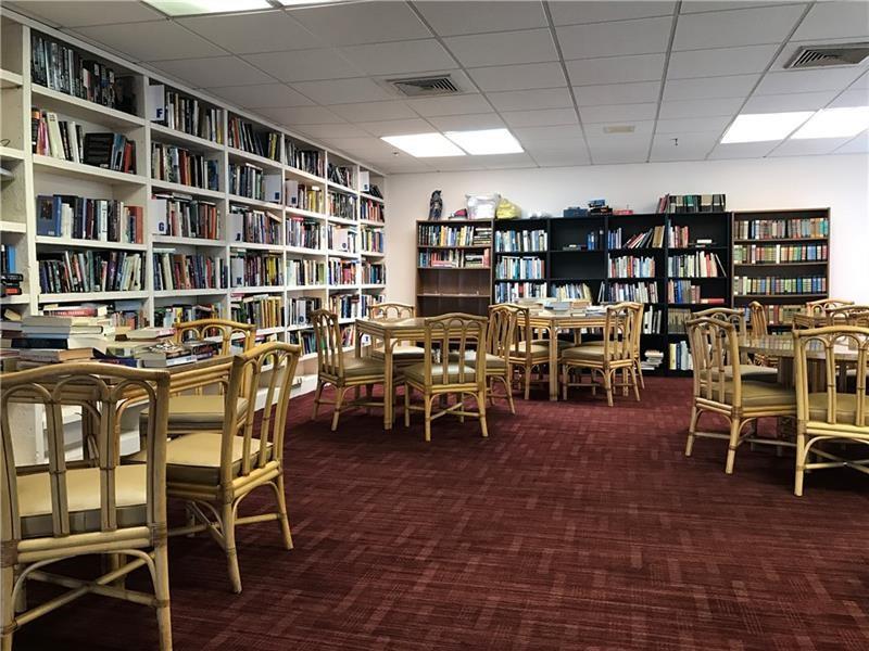 Lake Emerald - Residential