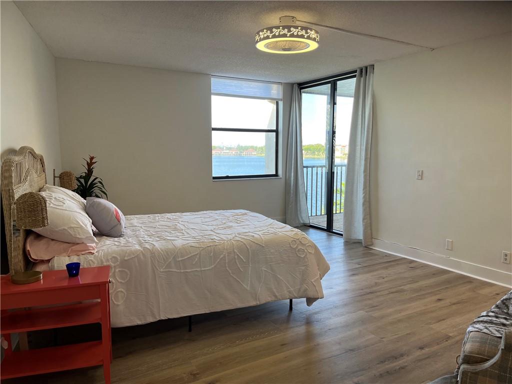 Lake Emerald - Residential