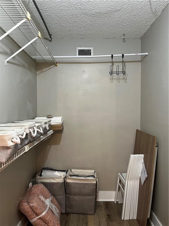 Lake Emerald - Residential