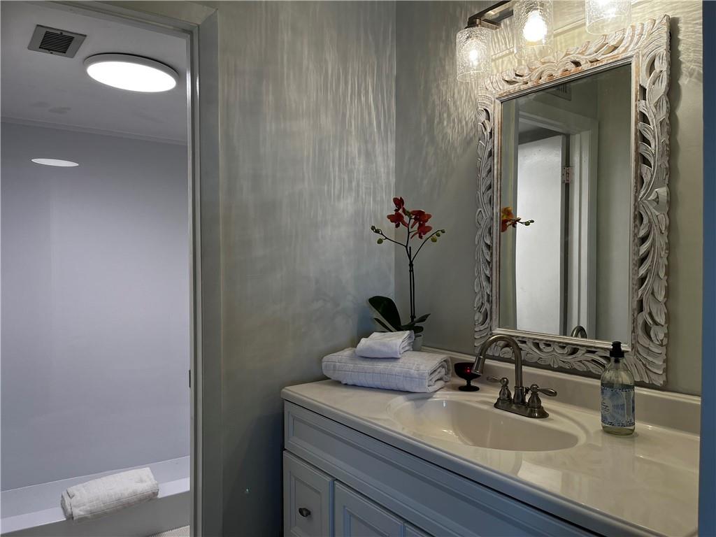 Lake Emerald - Residential