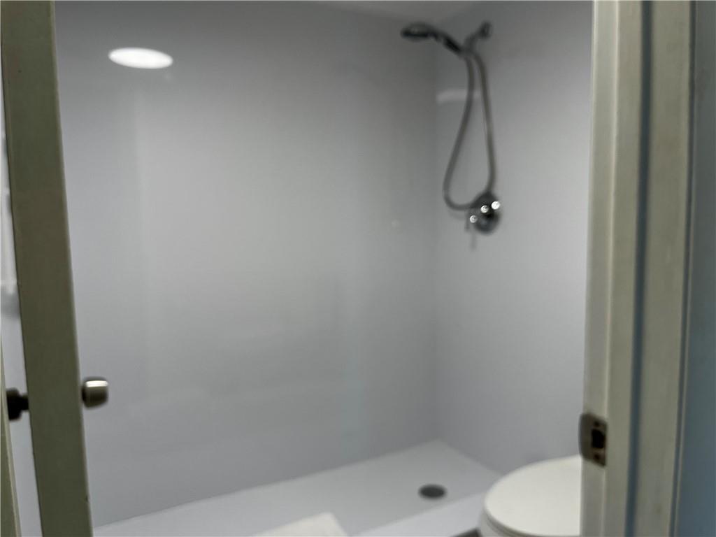 Lake Emerald - Residential