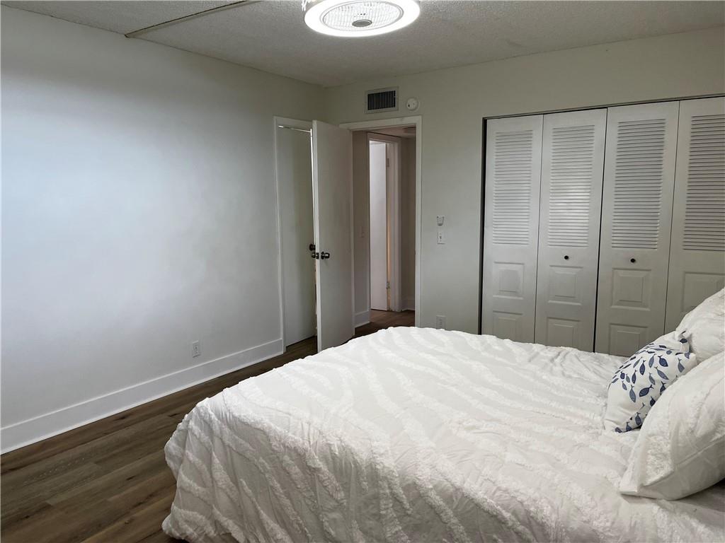 Lake Emerald - Residential