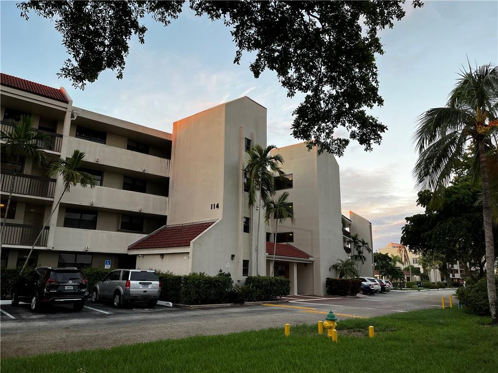 Lake Emerald - Residential