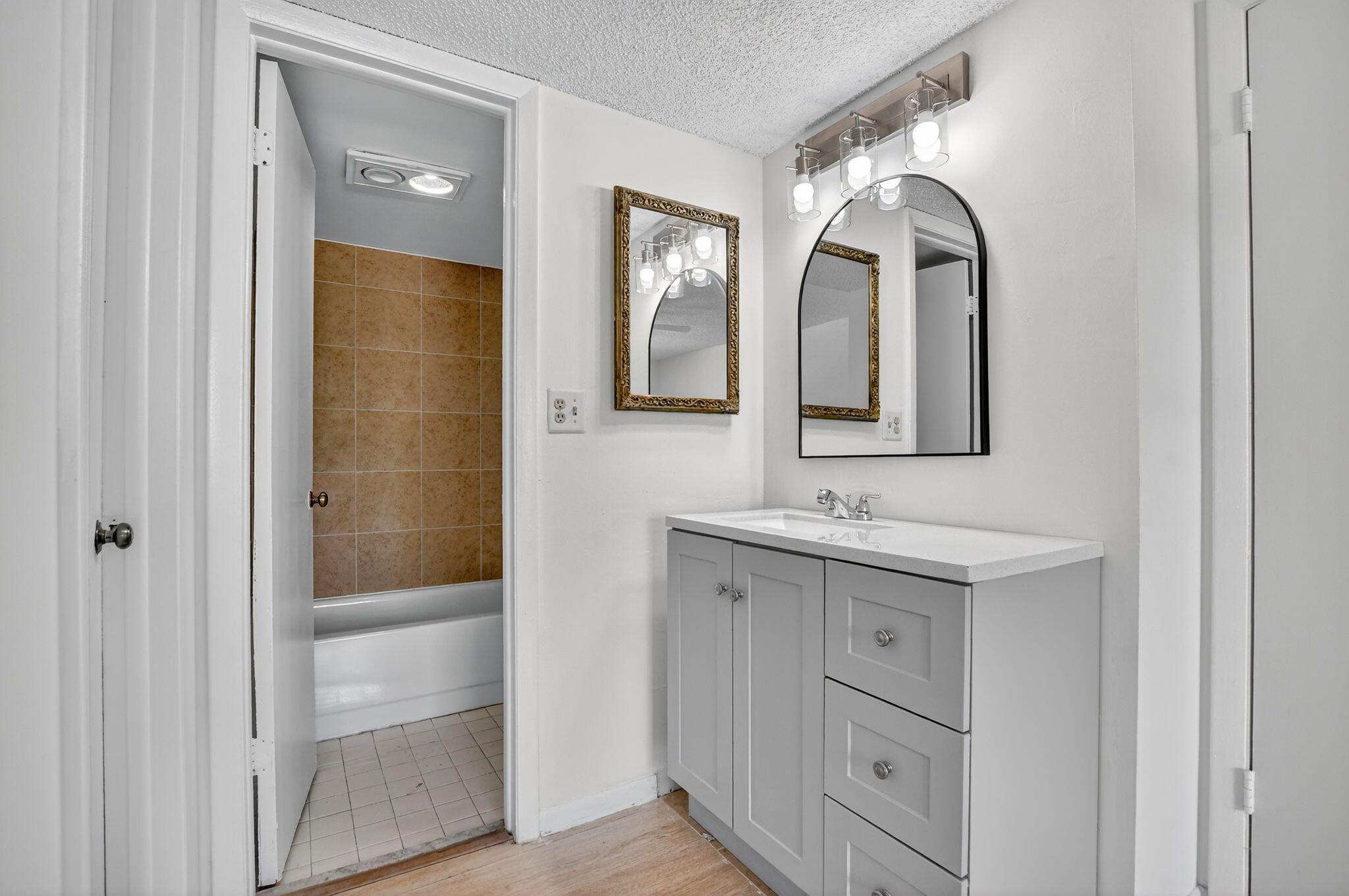 BROOKFIELD GARDENS NORTH - Residential Lease