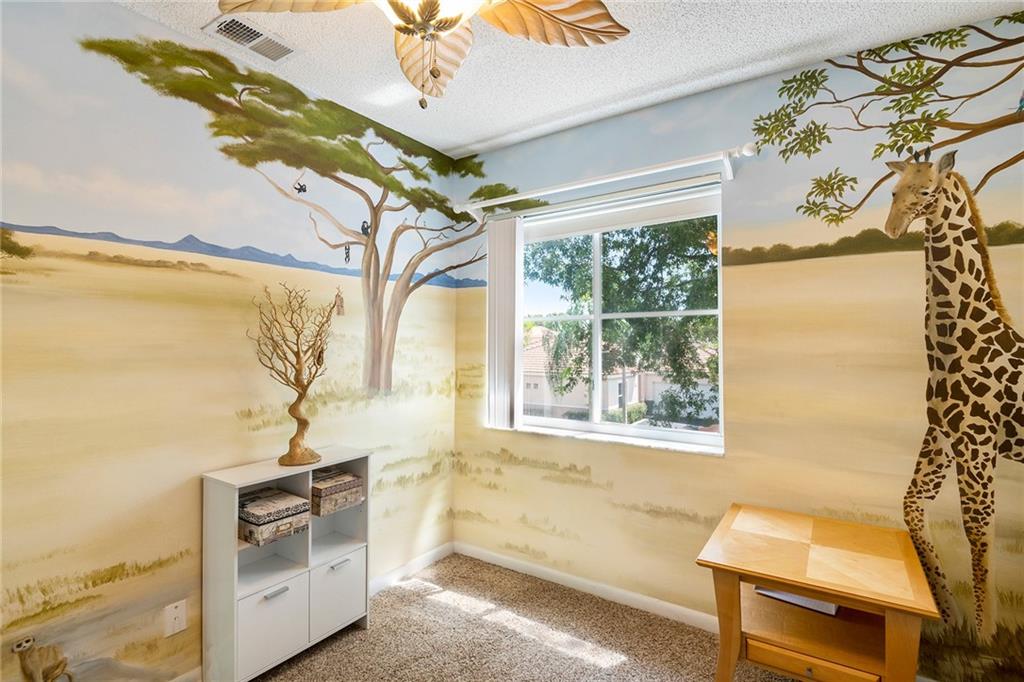 La Margarita 147-48 B - Residential