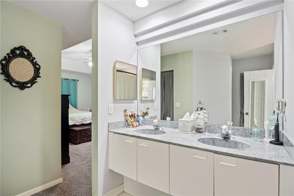 La Margarita 147-48 B - Residential