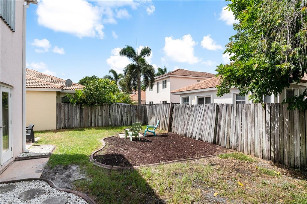 La Margarita 147-48 B - Residential