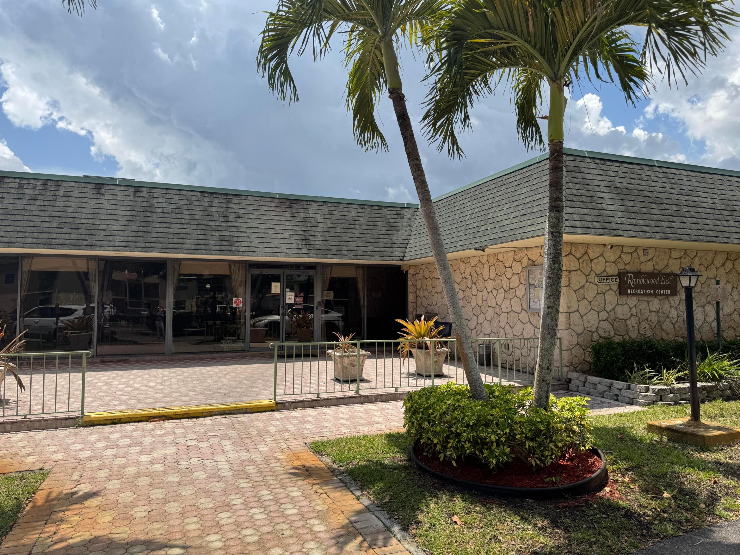 RAMBLEWOOD EAST CONDO - Residential