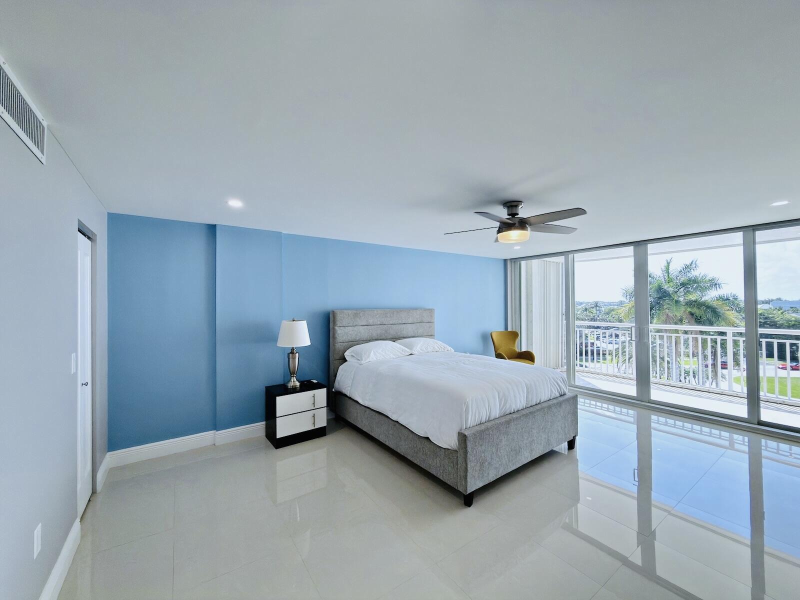 BARCLAY CONDO - Residential