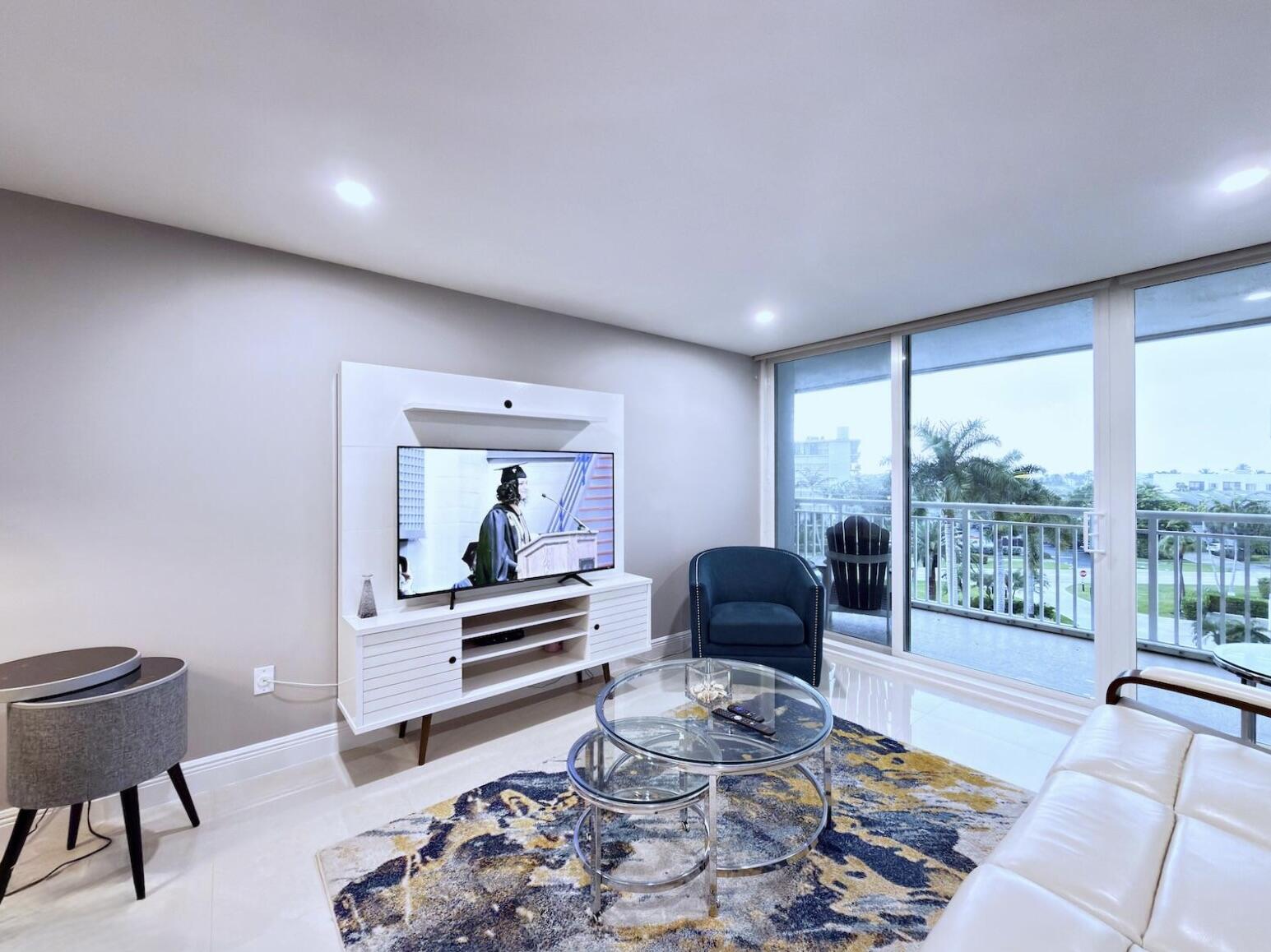 BARCLAY CONDO - Residential