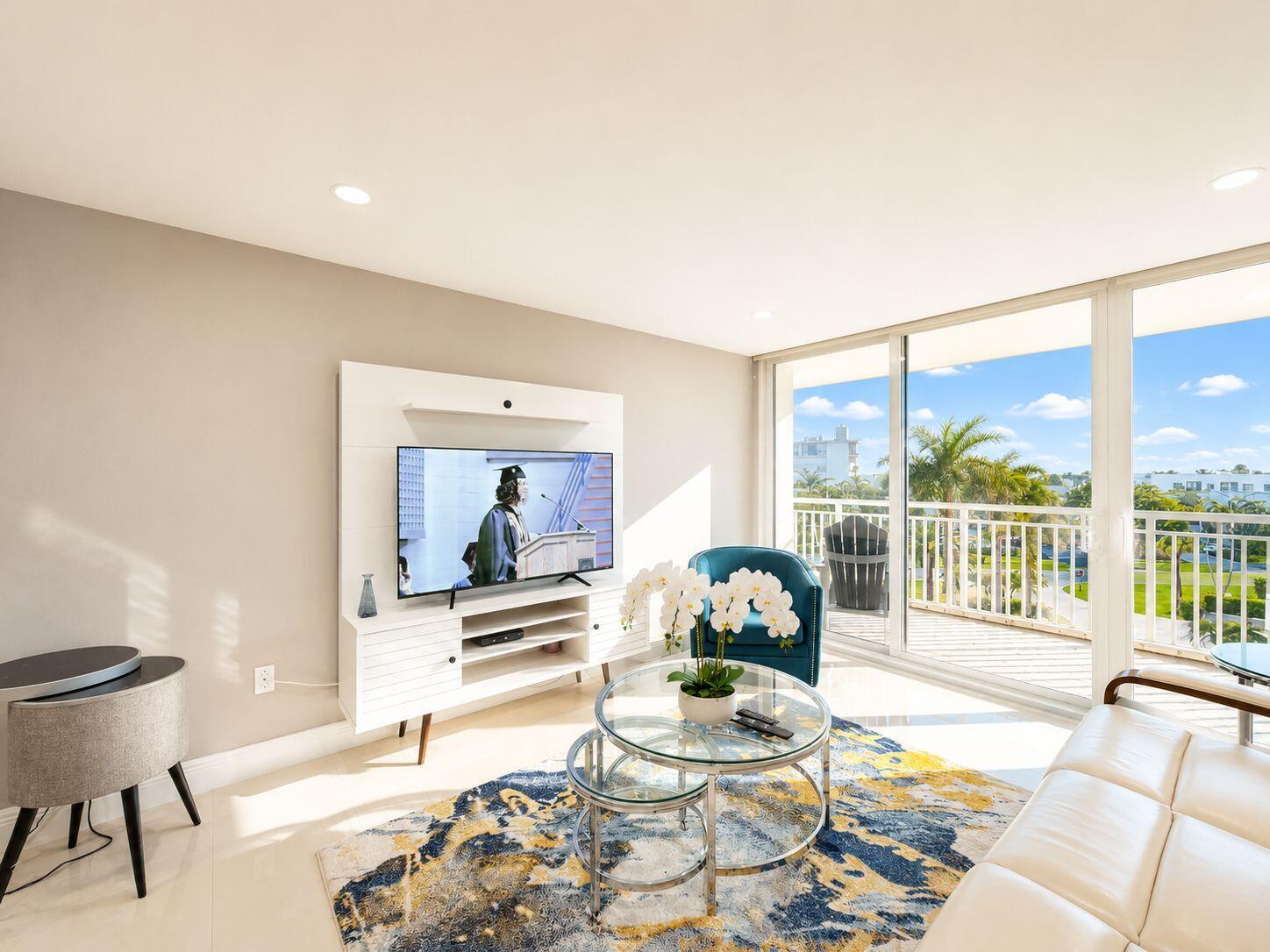 BARCLAY CONDO - Residential