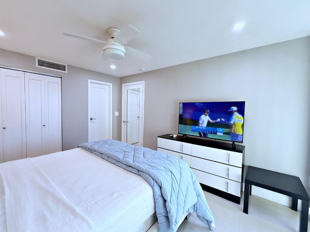 BARCLAY CONDO - Residential