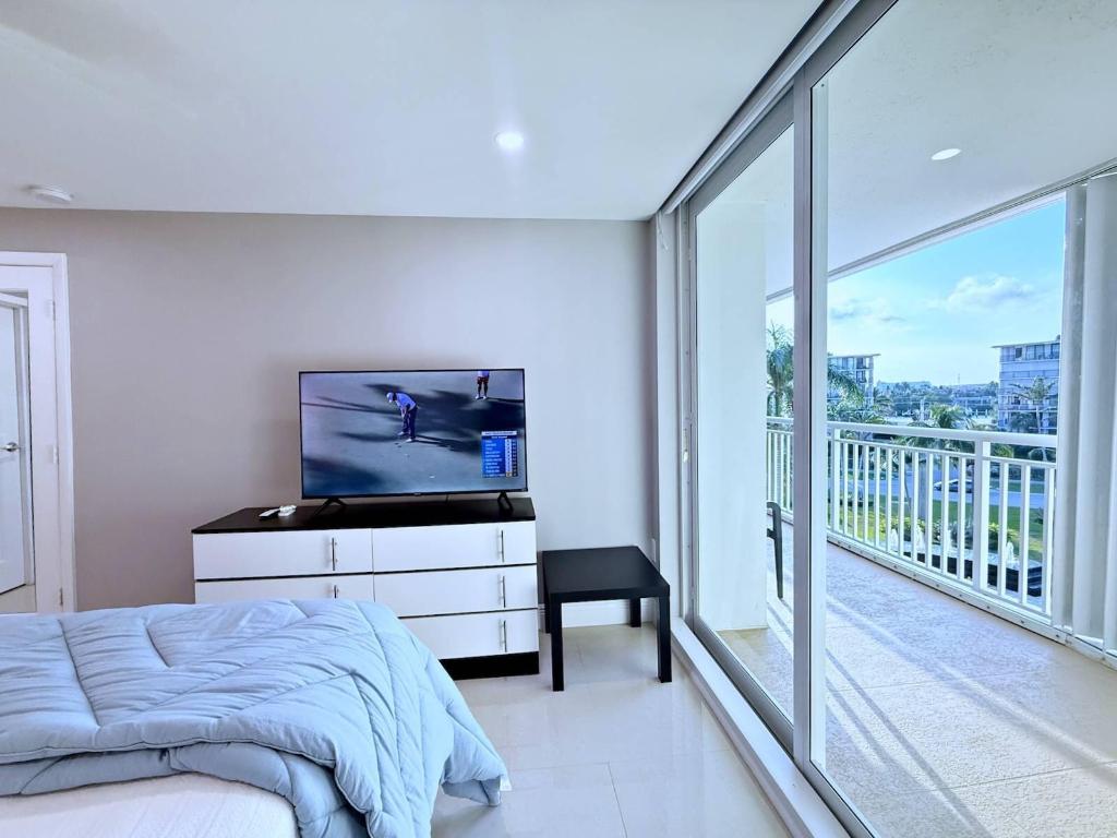 BARCLAY CONDO - Residential