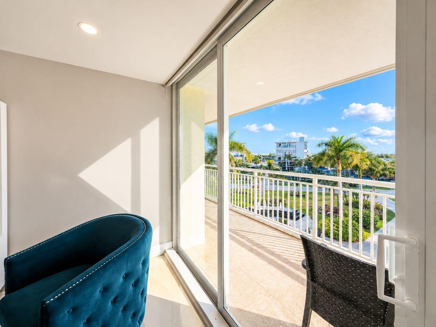 BARCLAY CONDO - Residential