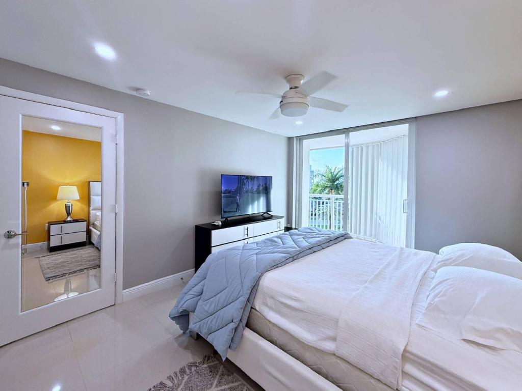 BARCLAY CONDO - Residential