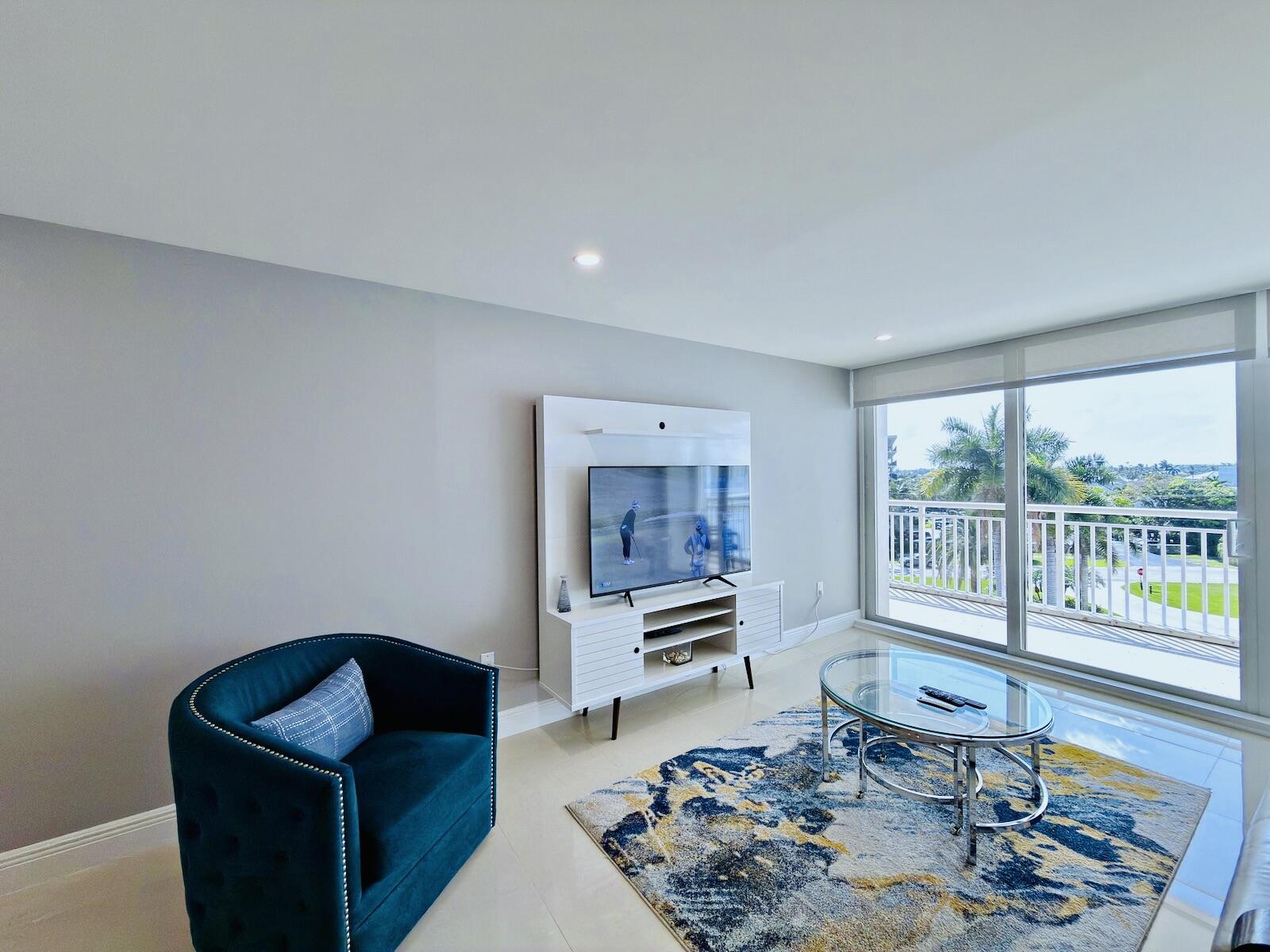BARCLAY CONDO - Residential