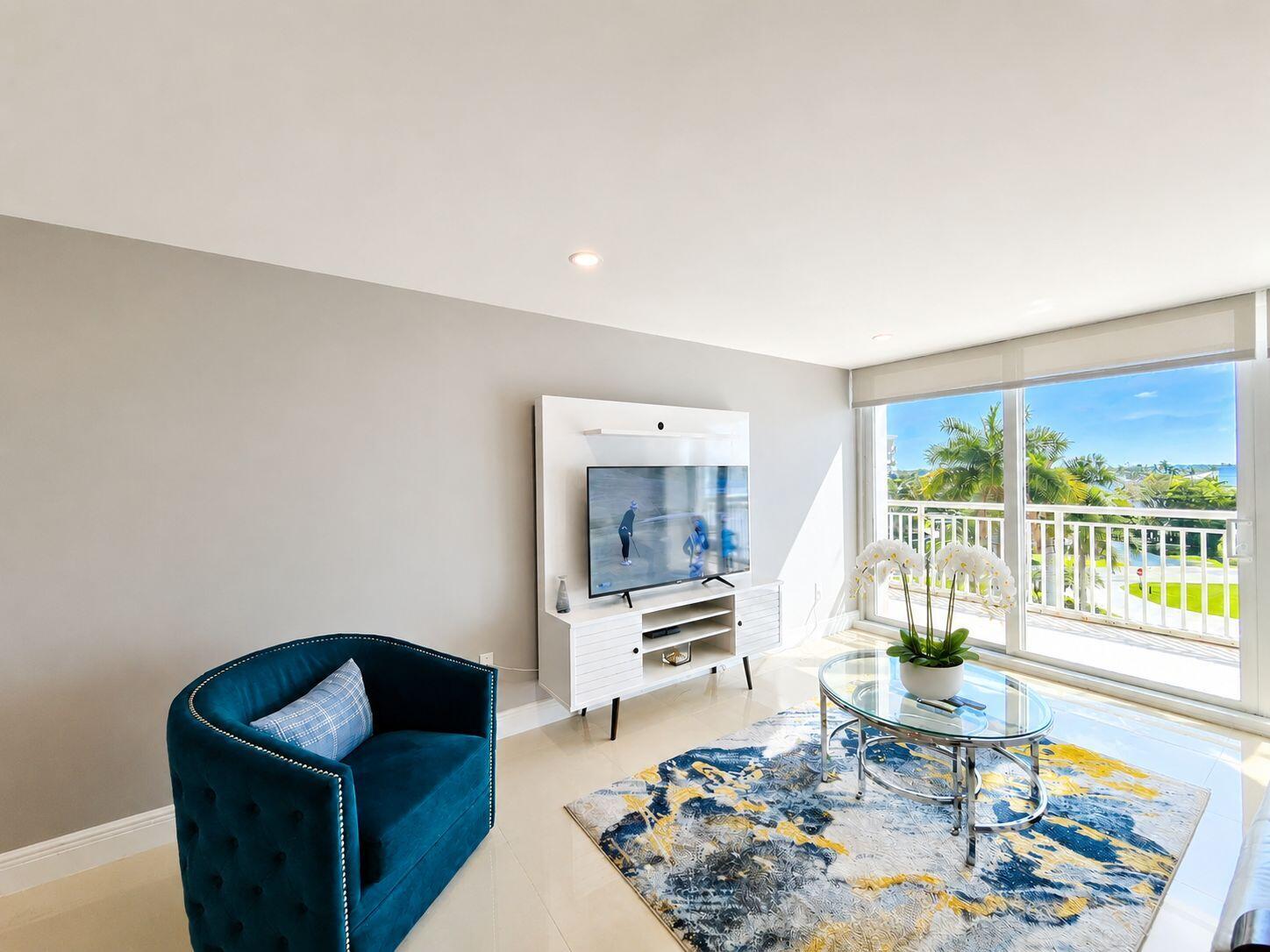 BARCLAY CONDO - Residential