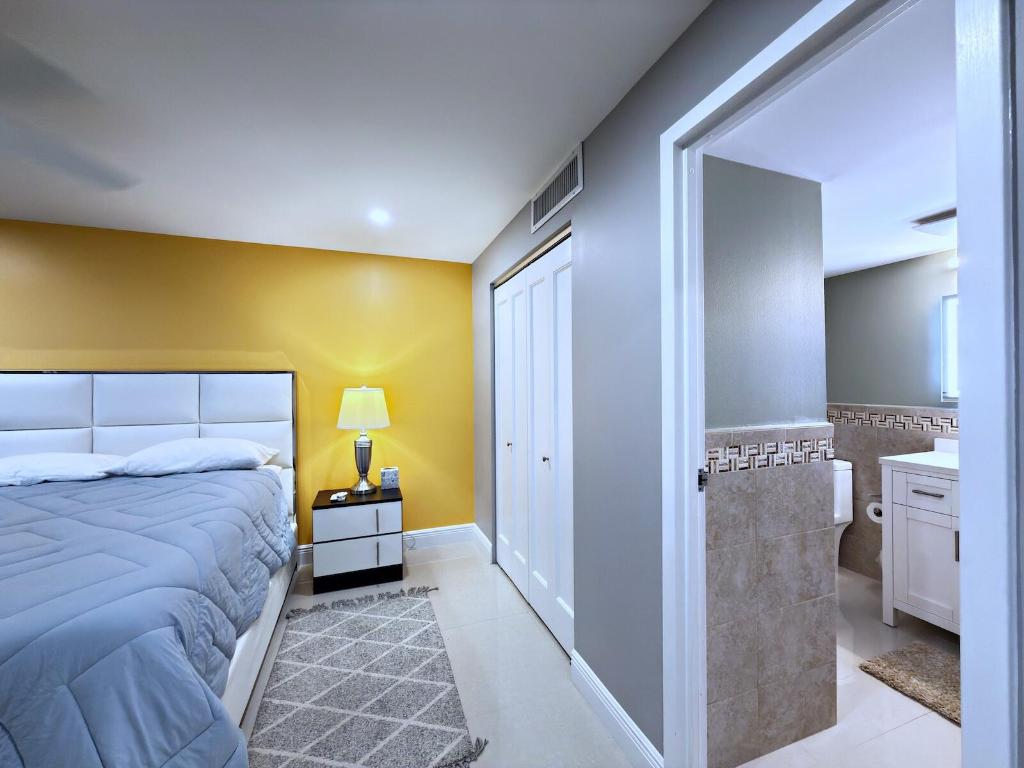 BARCLAY CONDO - Residential