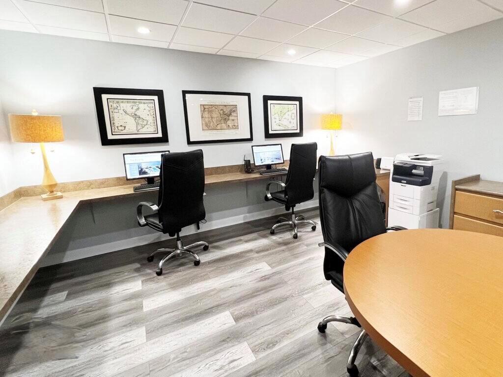 BARCLAY CONDO - Residential