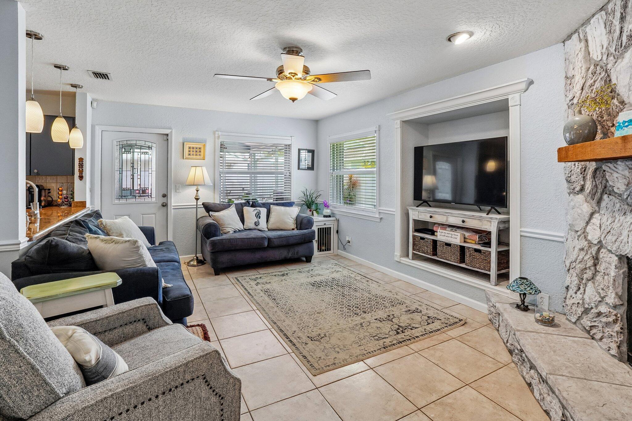 NORTH PALM BEACH HEIGHTS - Residential