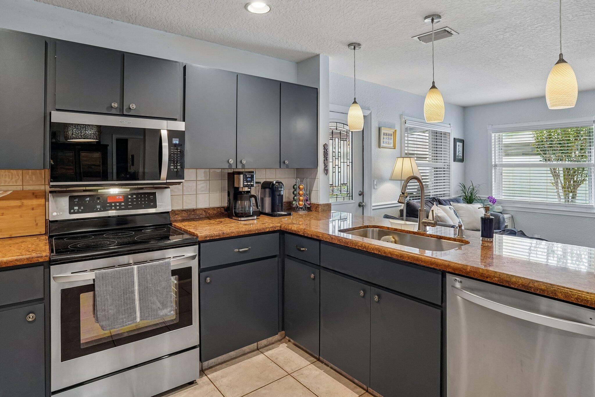 NORTH PALM BEACH HEIGHTS - Residential