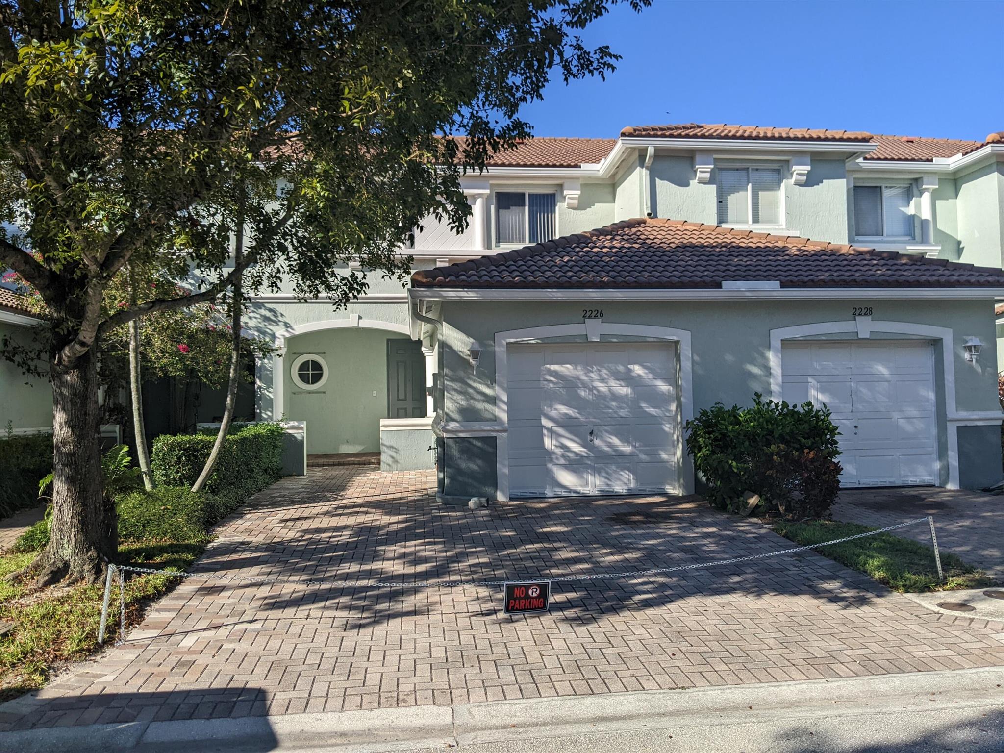 THOUSAND OAKS - Residential Lease