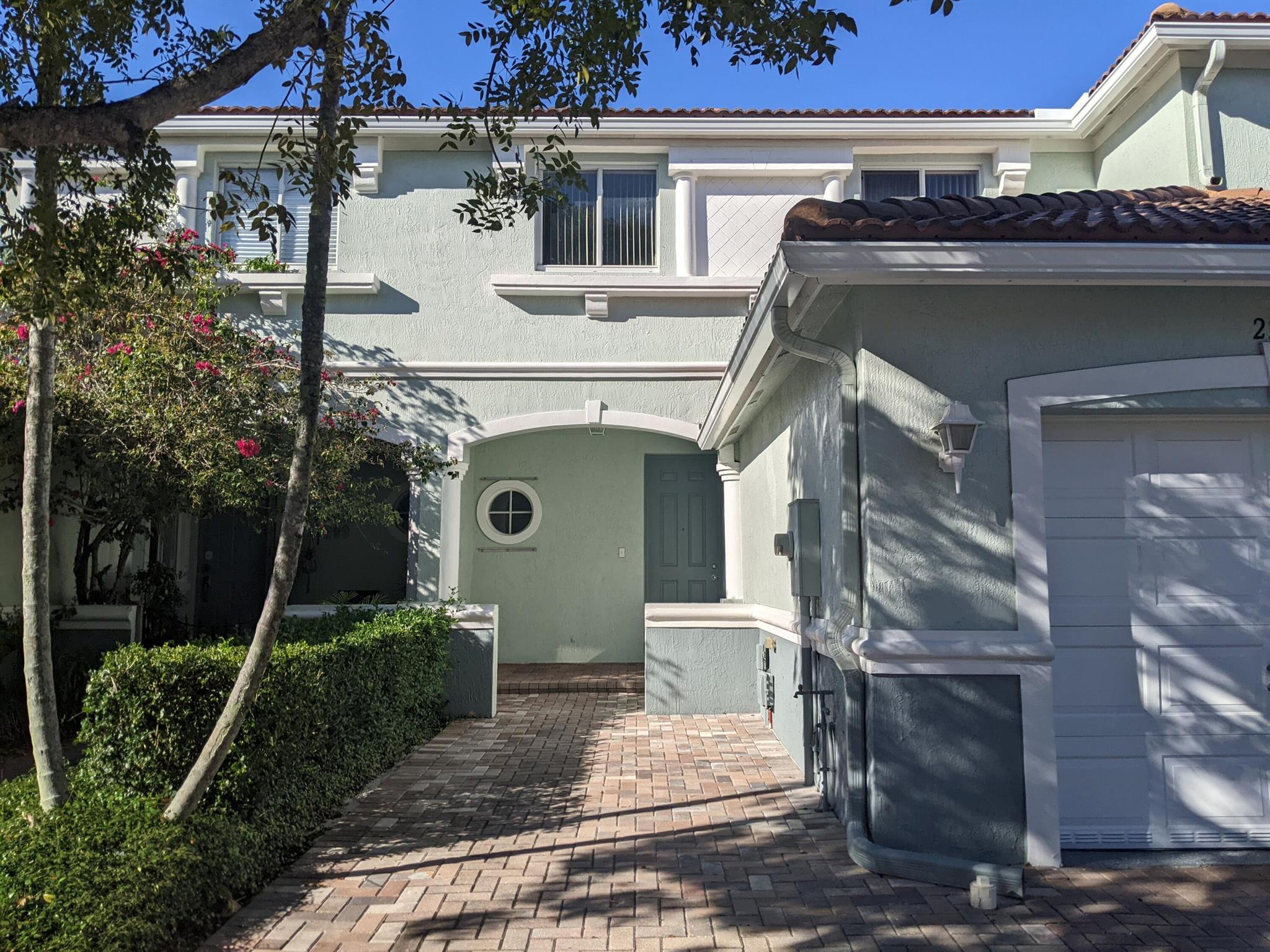 THOUSAND OAKS - Residential Lease