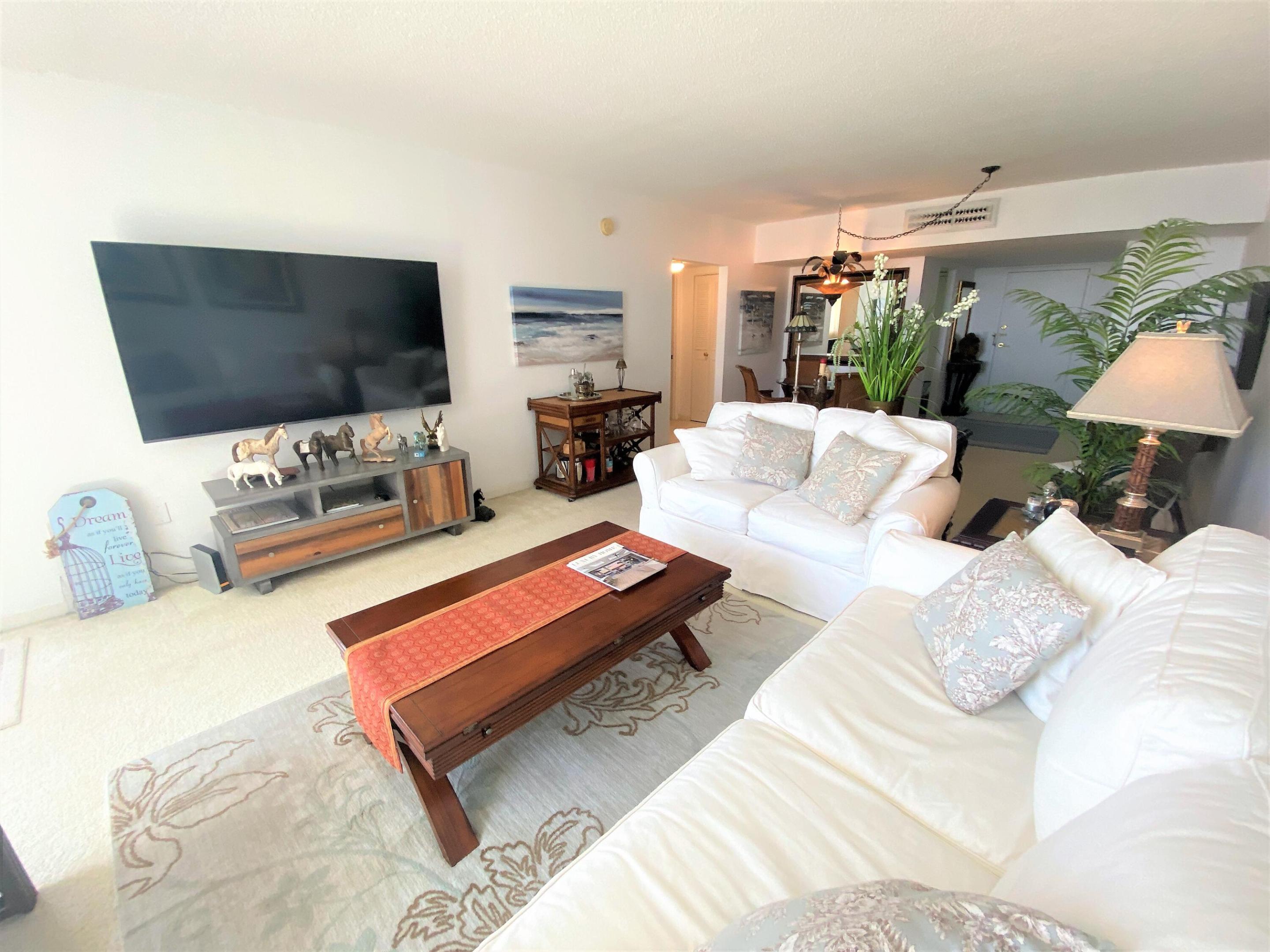 PATRICIAN OF PALM BEACH CONDO - Residential Lease