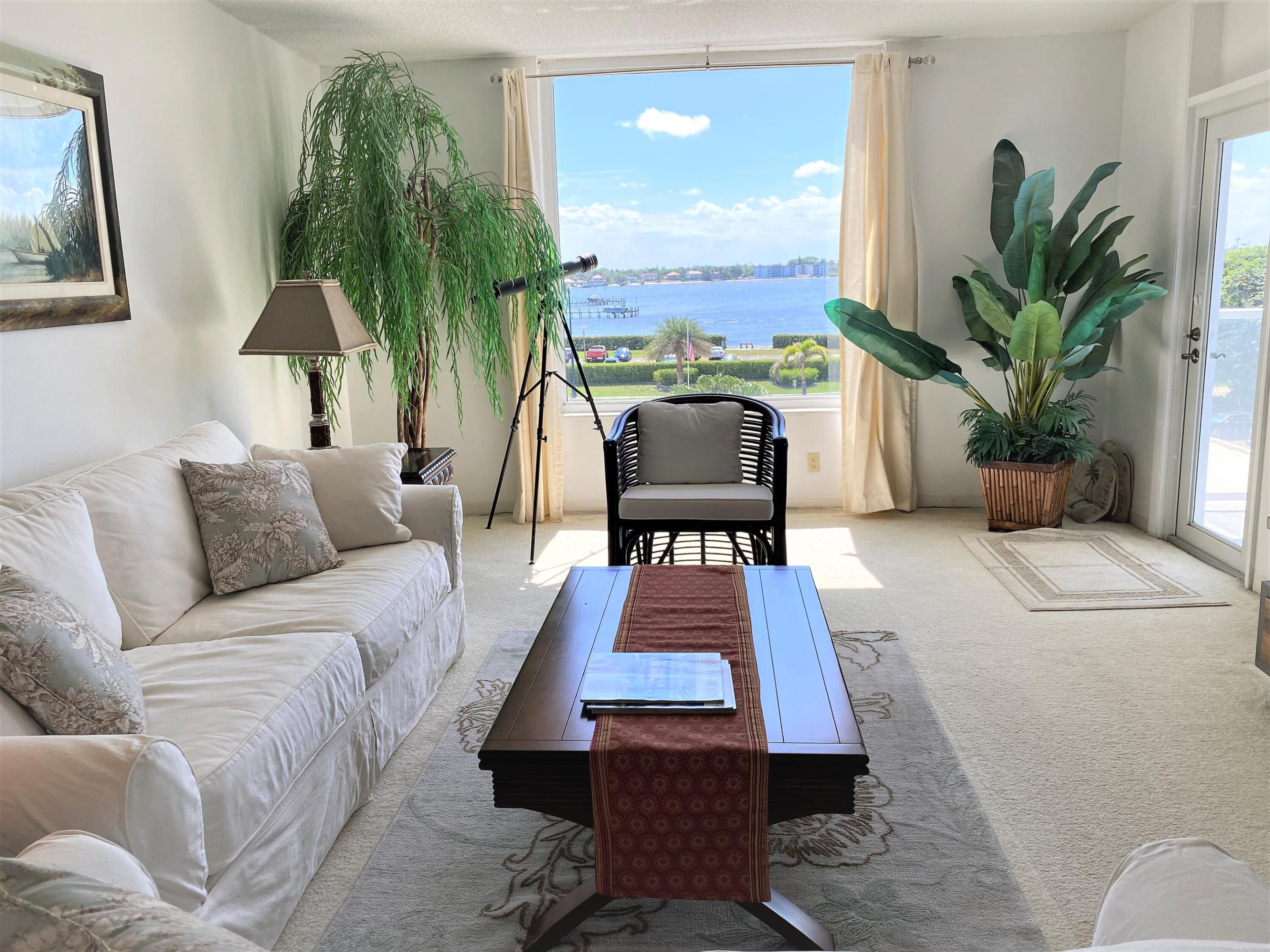 PATRICIAN OF PALM BEACH CONDO - Residential Lease