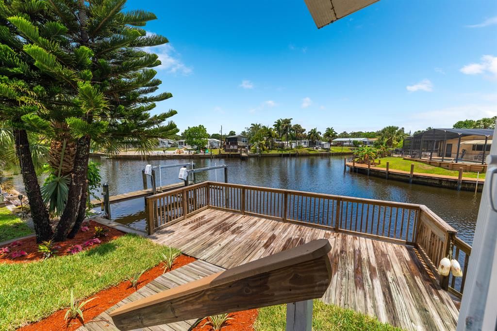 Photo of 131 SE Paradise Place, Stuart, FL 34997 (MLS # R10721999)