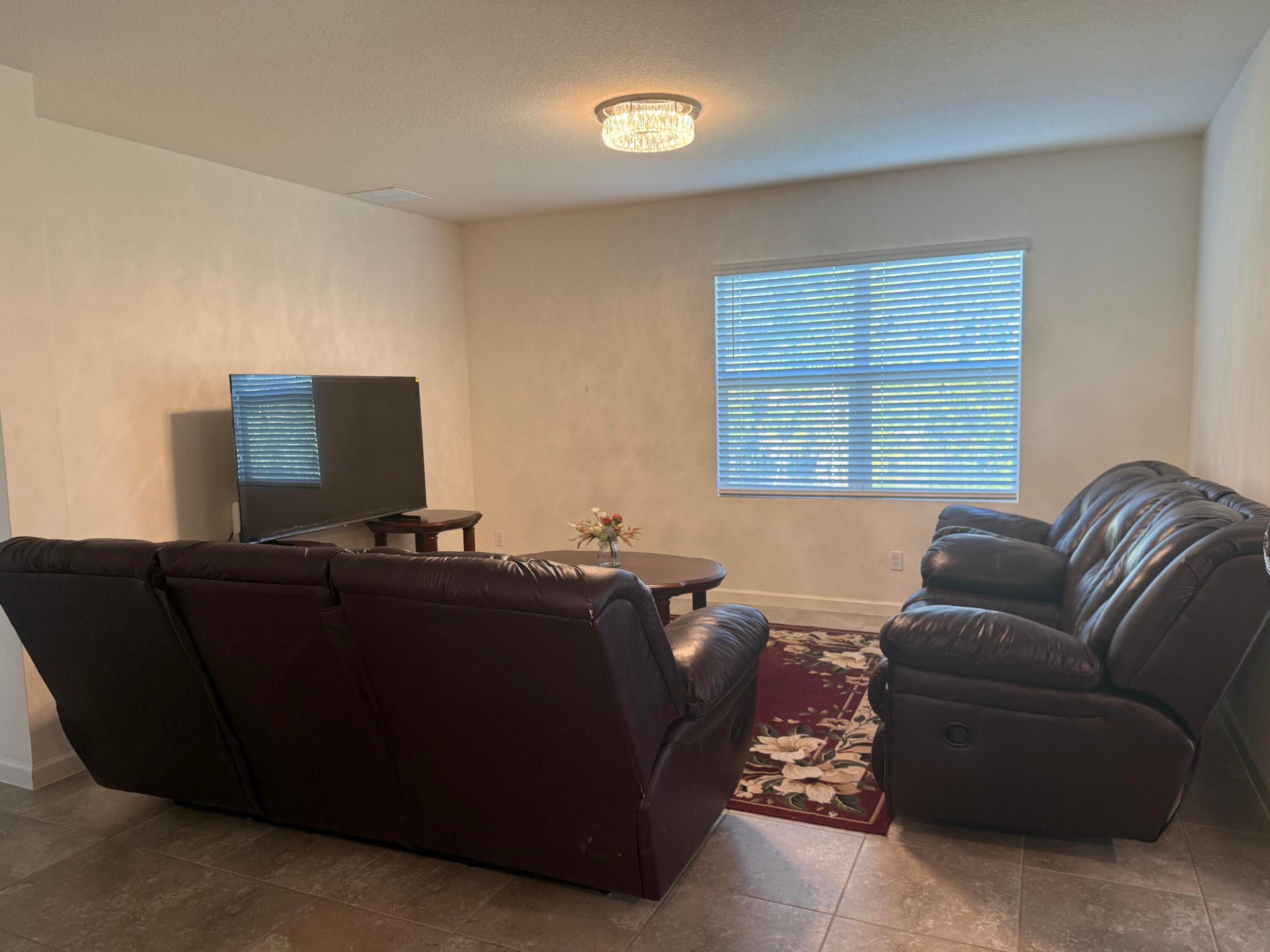 PORT ST LUCIE SECTION 35 - Residential Lease