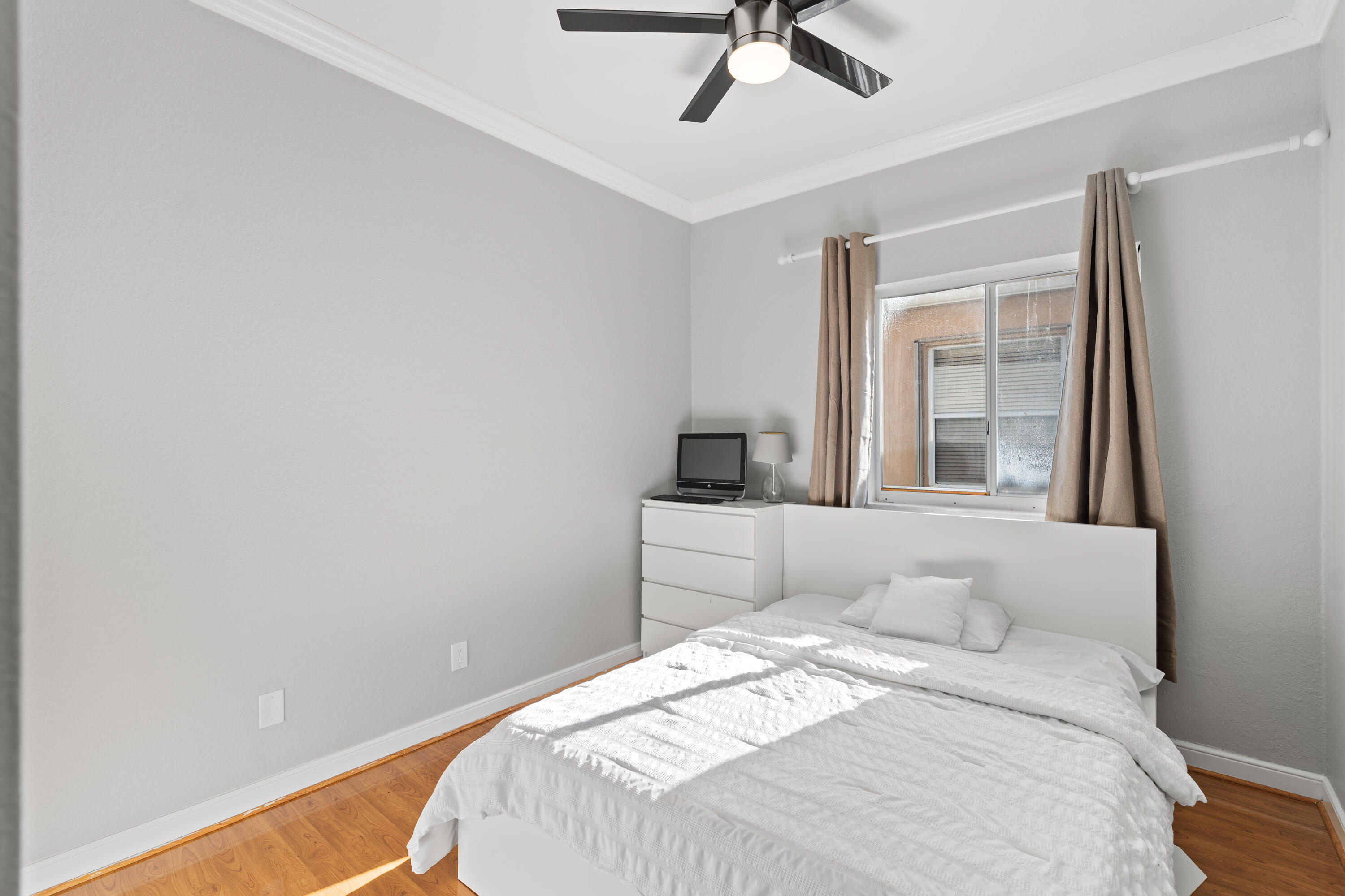 POD 10 AT MONARCH LAKES - Residential