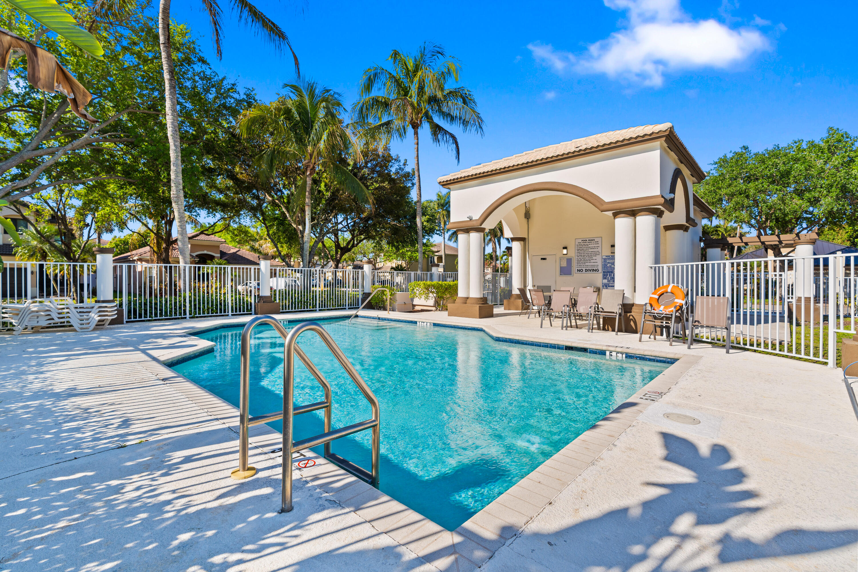 POD 10 AT MONARCH LAKES - Residential