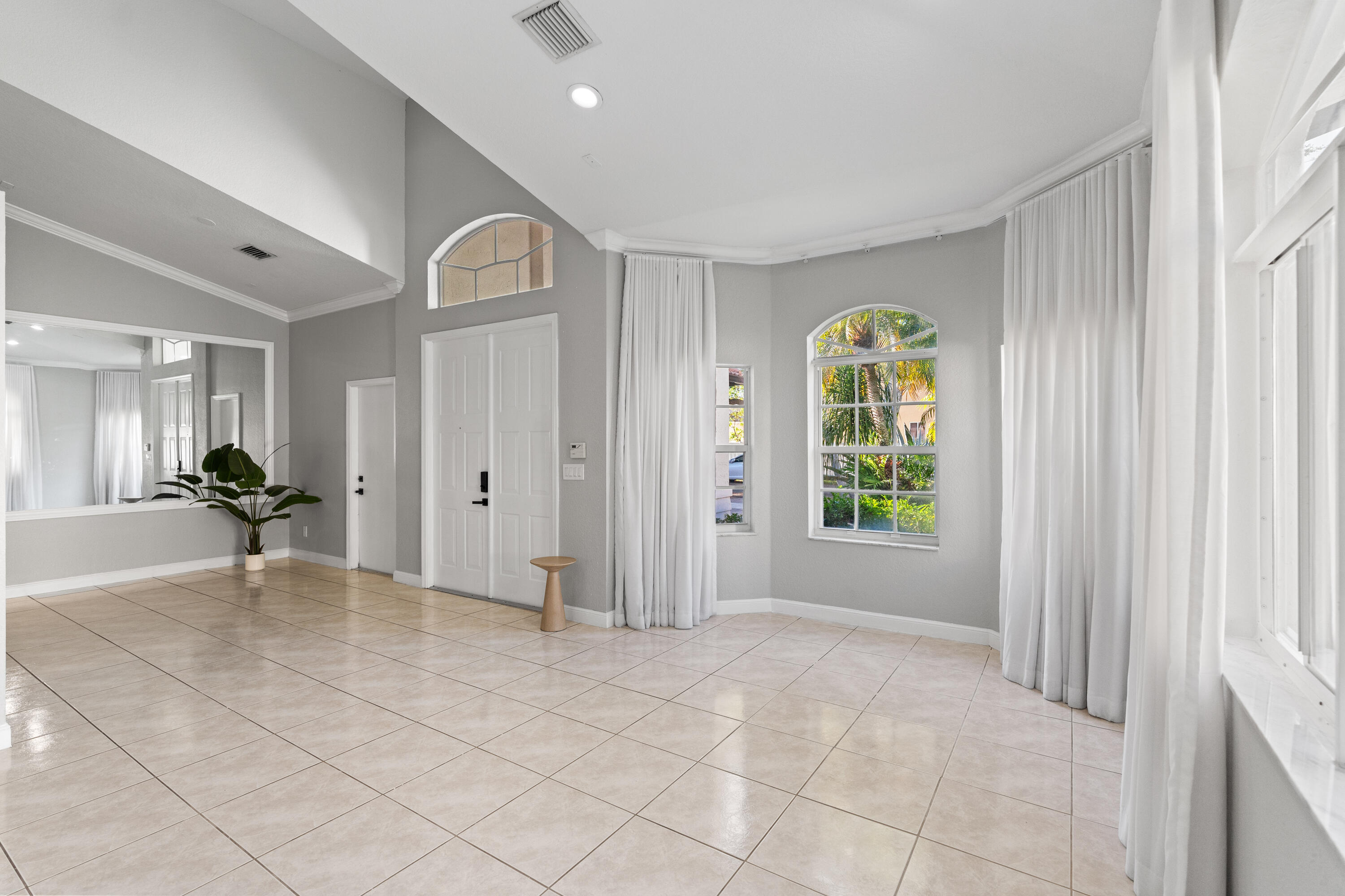 POD 10 AT MONARCH LAKES - Residential