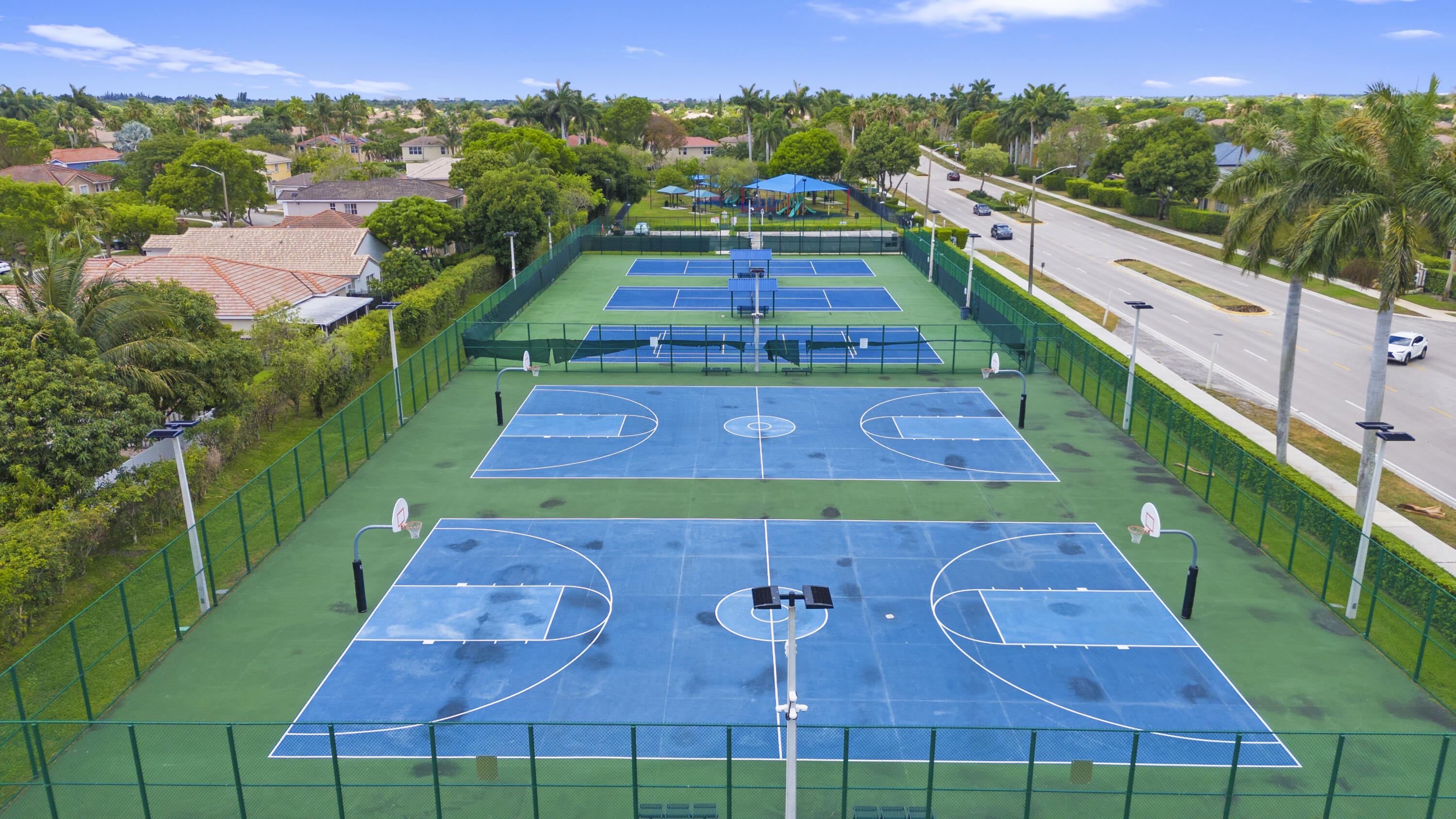 POD 10 AT MONARCH LAKES - Residential