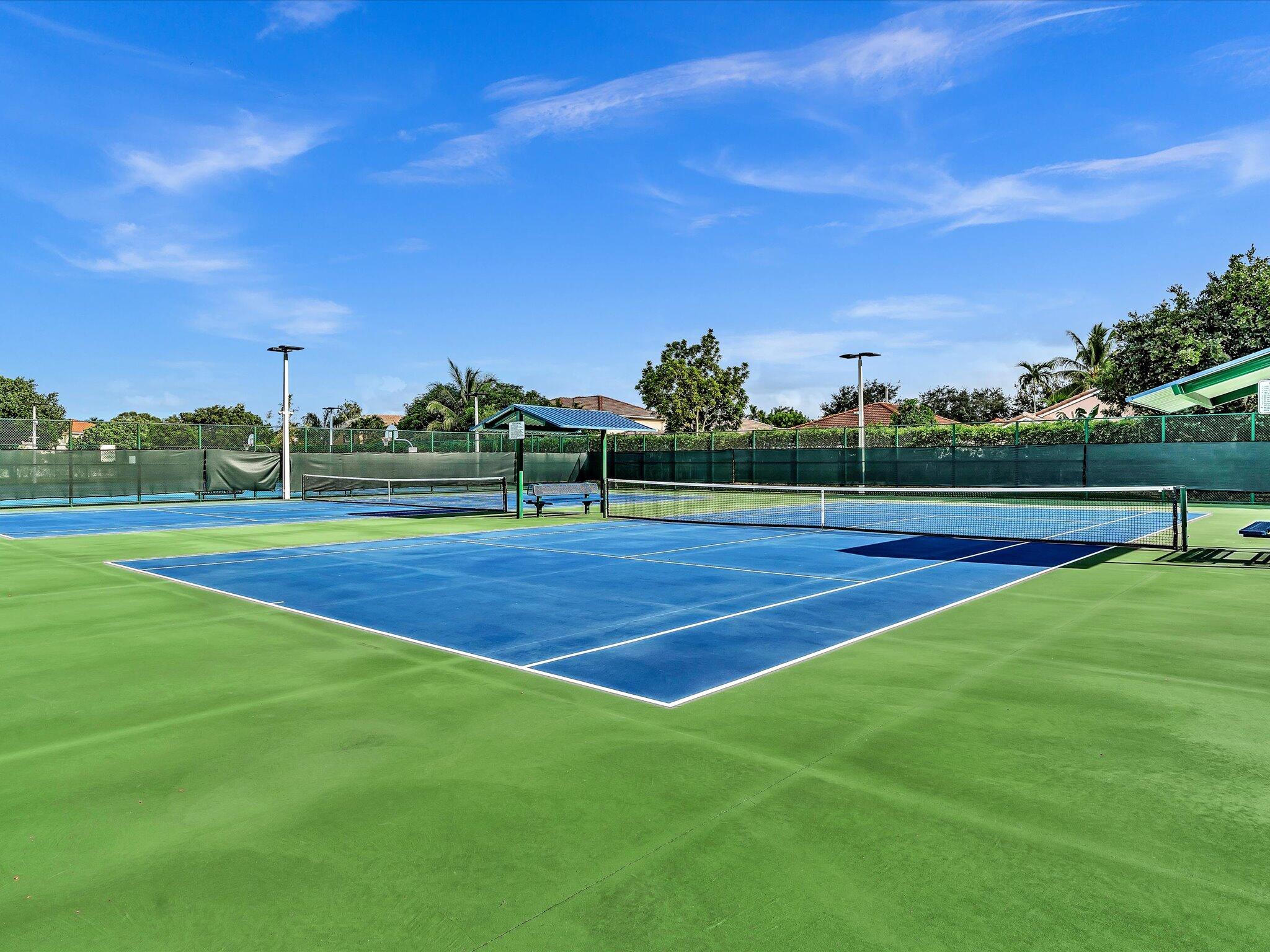 POD 10 AT MONARCH LAKES - Residential