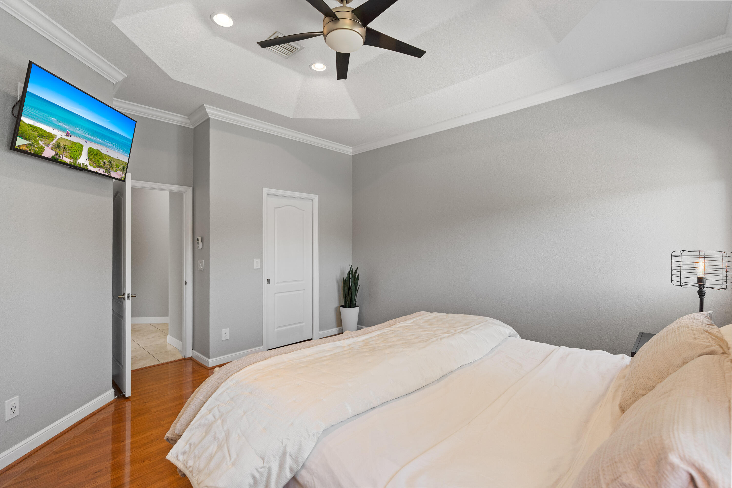 POD 10 AT MONARCH LAKES - Residential