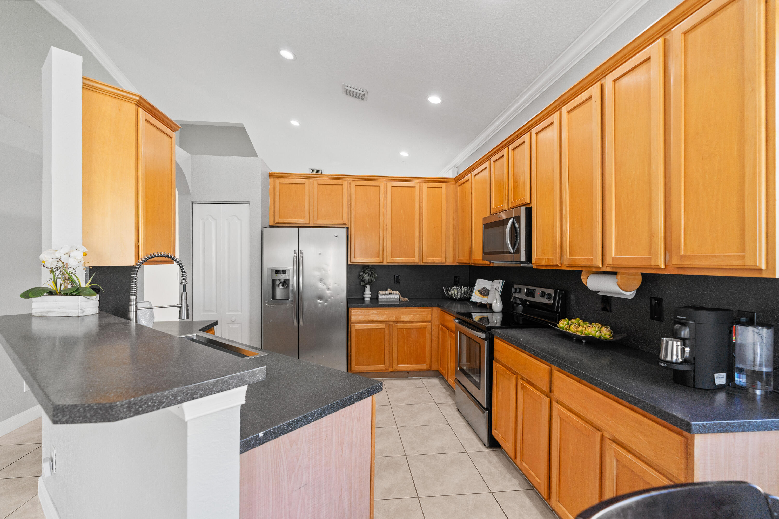 POD 10 AT MONARCH LAKES - Residential