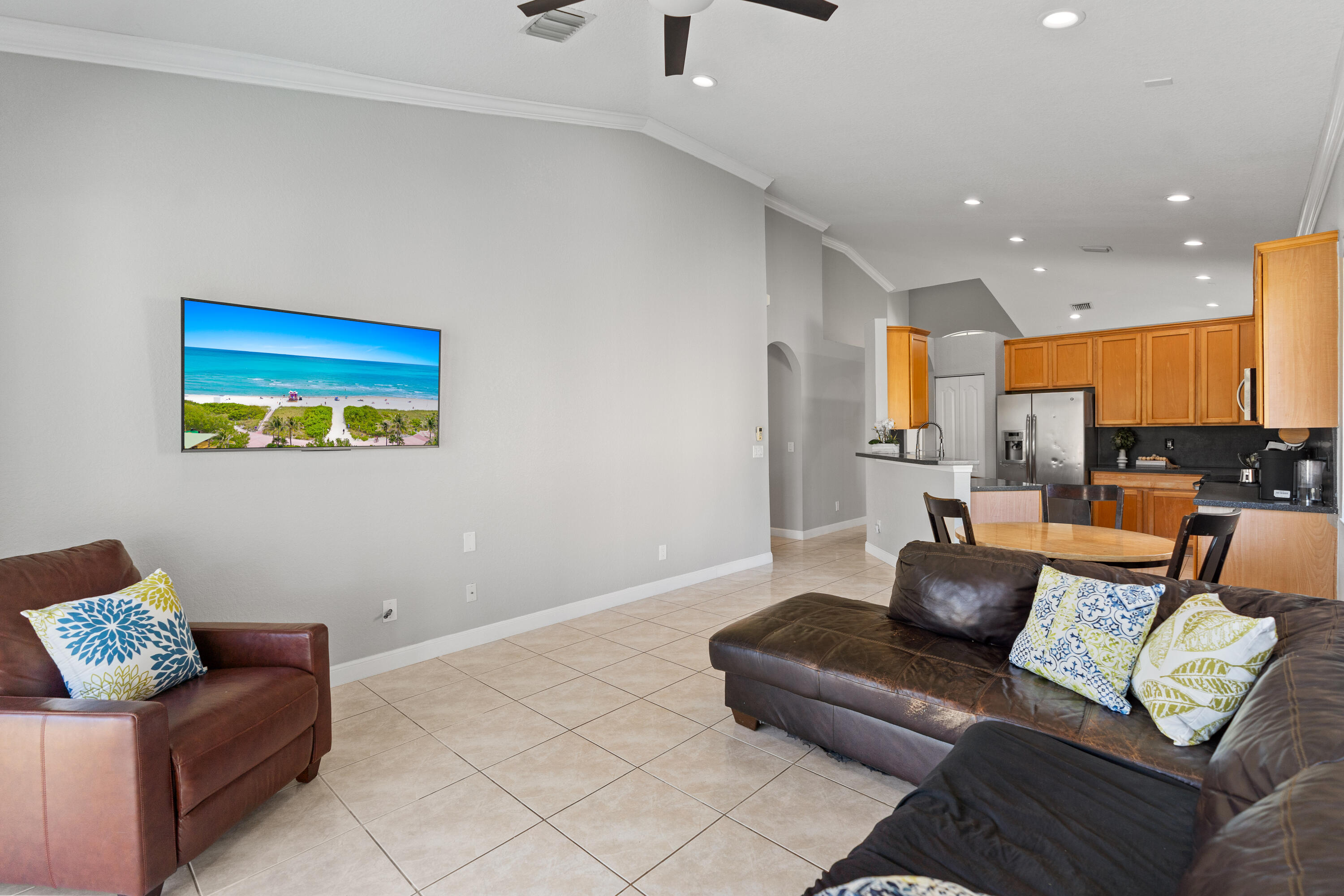 POD 10 AT MONARCH LAKES - Residential