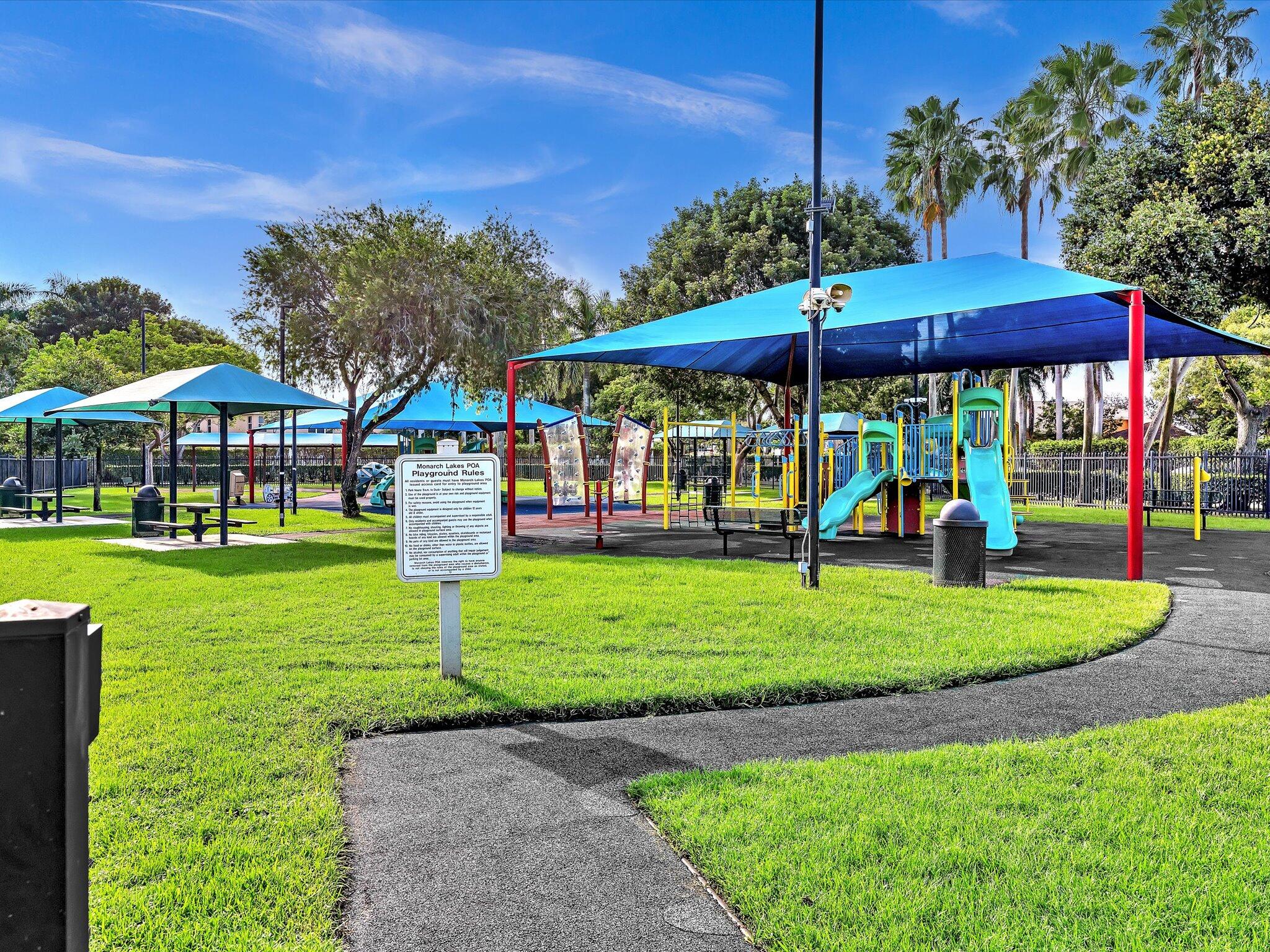 POD 10 AT MONARCH LAKES - Residential